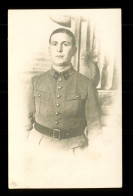Carte Photo Militaire Soldat Du 2eme Regiment ( Format 9cm X 14cm ) - Reggimenti