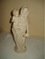 O20 / Statue Vierge à L'enfant  En Résine - ( Avec Poudre De Marbre ?? ) - H: 30 Cm - 1,6 Kg - TBE - Arte Religiosa