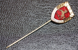 Insigne De Col Ancien De Football Allemand "L.S.B Niedersachsen" German Soccer Pin - Apparel, Souvenirs & Other