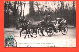 PARIS MONDAIN  Nos Elégantes Au Bois, Une Victoria   ( 2 Scans) Couple  Chevaux, Chapeaux  ) F 21502 - Altri & Non Classificati