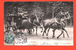 PARIS MONDAIN Un Mail ( Diligence Attelée Quatre Chevaux )   ( 2 Scans) Couple  Chevaux, Chapeaux ) F 21501 - Autres & Non Classés