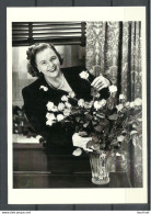 Singer Kate Smith Photograph From 1953, Post Card, Printed In USA, Unused - Chanteurs & Musiciens