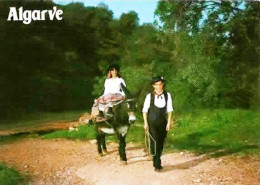 *CPM - PORTUGAL - ALGARVE - TAVIRA - Couple En Costume Avec Une Mule - Faro