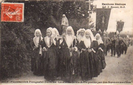 S20-006 Procession à Plougastel Daoulas - La Statue De Sainte Anne Portée Par Des Femmes Mariées - Plougastel-Daoulas