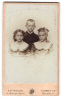 Fotografie W. Welsing, Münster I /W., Bergstrassse 4, Portrait Junge Und Zwei Mädchen In Zeitgenössischer Kleidung  - Anonyme Personen
