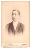 Fotografie Th. Hoffmann, Basel, Clarastrasse 36, Portrait Junger Herr Im Anzug Mit Krawatte  - Anonyme Personen