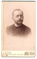 Fotografie C. Kohler, Stuttgart, Friedrichstrasse 32, Bürgerlicher Herr Mit Zwicker Im Portrait  - Anonieme Personen