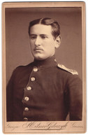 Fotografie P. Eitner-Gdeyzyk, Gnesen, Soldat Des 49. Rgt. Im Portrait  - Anonyme Personen