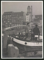 Fotografie Unbekannter Fotograf, Ansicht Berlin, Hafen Mühlendammschleuse, Blick Zum Stadthaus  - Lieux