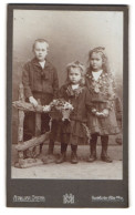 Fotografie Atelier Osten, Berlin, Frankfurter Allee 109 /12, Portrait Zwei Bildhübsche Mädchen & Frecher Bube Mit Bl  - Anonyme Personen