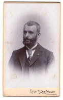 Fotografie Erich Scheithauer, Zwickau I. S., Plauensche Str. 24, Portrait Charmanter Herr Mit Vollbart Im Jackett  - Anonymous Persons