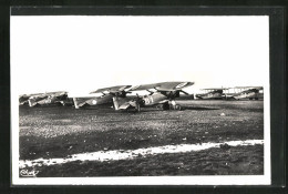 AK Istres-Aviation, Groupe D`avions, Flugzeuge Auf Dem Landeplatz  - 1939-1945: 2ème Guerre
