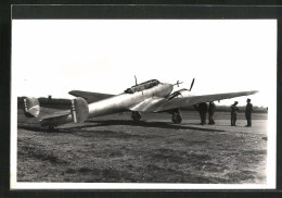 AK Soldaten Und Flugzeug Potez Auf Dem Landeplatz  - 1939-1945: 2de Wereldoorlog