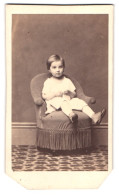Photo Durand, Lyon, Quai D`Orleans 11, Portrait De Kleines Fille Im Weissen Kleidchen Auf Des Enfantssessel  - Anonyme Personen
