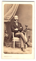 Photo Provost, Toulouse, Rue Louis Napoleon 23, Portrait De Herr Avec Vollbart Trägt Anzug Sitzend Im Atelier  - Anonyme Personen