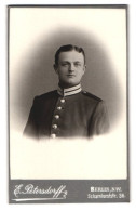 Fotografie E. Petersdorff, Berlin, Portrait Scharnhorststr, 36, Portrait Soldat In Garde Uniform  - Anonyme Personen