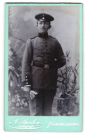 Fotografie A. Spahn, Hammelburg, Soldat In Uniform Rgt. 3 Mit Bajonett Zwischen Pflanzen Stehend  - Personnes Anonymes