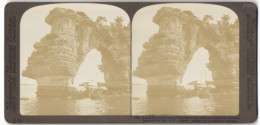 Stereo-Fotografie Underwood & Underwood, New York, Ansicht Matsushima / Japan, Felsformation Rock-Arch Island  - Stereoscopio