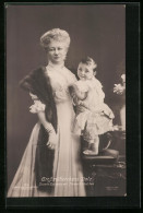AK Kaiserin Auguste Victoria Königin Von Preussen, Grossmütterchens Stolz, Gemeinsam Mit Enkelkind  - Royal Families