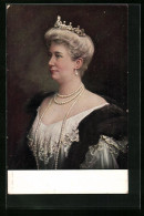 Künstler-AK Kaiserin Auguste Victoria Königin Von Preussen, Darstellung Mit Krone Und Festlichem Kleid  - Familles Royales