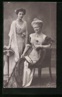 AK Kaiserin Auguste Victoria Königin Von Preussen, Sitzend Mit Prinzessin  - Royal Families