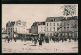 CPA Laon, Place De La Gare, Un Jour De L'agence  - Laon