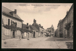 CPA Longpont, Grande-Rue Du Village, Vue Prise De La Porte Fortifiée  - Autres & Non Classés