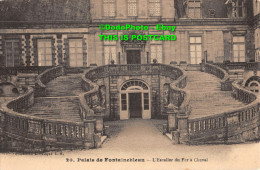 R415480 Palais De Fontainebleau. L Escalier Du Fer A Cheval. Collection Artistiq - World