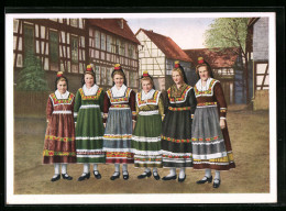 AK Hessenmädchen In Tracht Auf Dem Weg Zur Kirmes  - Costumes