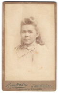 Photo Russell & Sons, London, 17, Baker Street, Junge Dame Mit Kragenbrosche  - Anonymous Persons