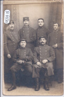 BOURGES- CARTE-PHOTO- UNE EQUIPE DE VALEUREUX SOLDATS CHEZ LE PHOTOGRAPHE RETY A BOURGES - Bourges