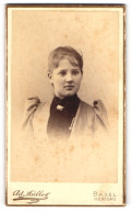 Fotografie Ad. Müller, Basel, St. Clarastr. 5, Junge Dame Mit Zurückgebundenem Haar  - Anonyme Personen
