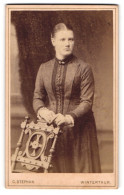 Fotografie C. Stephan, Winterthur, Junge Dame In Modischer Kleidung  - Anonymous Persons