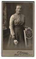 Fotografie F. Zaugg, Biel, Zentralstr. 3, Junge Dame In Modischer Kleidung  - Anonyme Personen