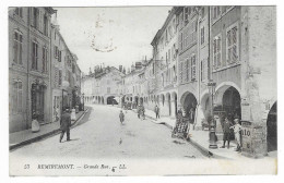 CPA ANIMEE REMIREMONT, ANIMATION DANS LA GRANDE RUE, VOSGES 88 - Remiremont