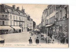 AVALLON - La Place Vauban - Très Bon état - Avallon