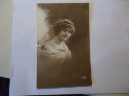 FRANCE   POSTCARDS WOMEN 1915 - Femmes