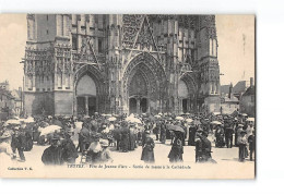 TROYES - Fête De Jeanne D'Arc - Sortie De Messe à La Cathédrale - Très Bon état - Troyes