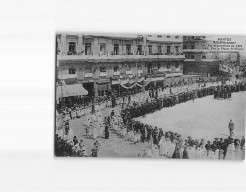 NANTES : Rétablissement Des Processions En 1921 Sur La Place Saint-Pierre, Les Communiantes - Très Bon état - Nantes