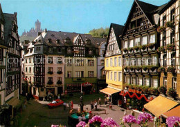 72736951 Cochem Mosel Marktplatz Mit St Martinsbrunnen Und Reichsburg Fachwerkha - Cochem