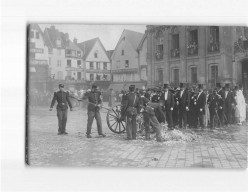 BEAUVAIS : Regroupement Sur La Place - état - Beauvais