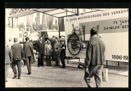 Foto-AK Auto, Daimler Benz Ausstellung Auf Einer Messe  - Voitures De Tourisme