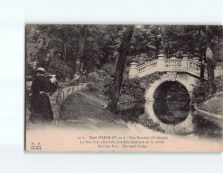 PARIS : Parc Monceau, Le Petit Pont Jeté Sur La Rivière - Très Bon état - Parks, Gärten