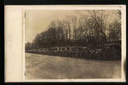 Foto-AK Militärische Autos Parken In Reih` Und Glied  - War 1914-18