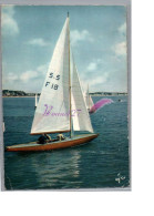 BRETAGNE - Départ D'un Yacht Partant Vers Le Large Bateau Voilier 1966 - Bretagne