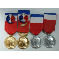 Lot De 4 Différentes Médailles Du Travail, Lartdesgents - Firma's