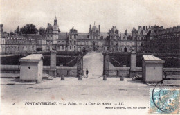 77 - Seine Et Marne -  FONTAINEBLEAU - Le Palais - La Cour Des Adieux - Fontainebleau