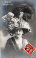 FEMME AU CHAPEAU - Fashion