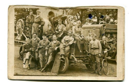 Carte Photo Militaria Groupe De Militaires Avec Camions Et Canon   VOIR  DESCRIPTIF   §§§§§ - Kazerne