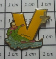 912B Pin's Pins / Beau Et Rare / SPORTS / SKI SKIEUR V+ HECTOR ? - Invierno